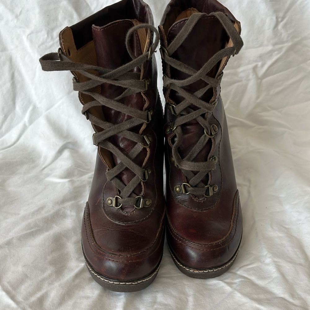 Daniblack lace high heel boots. Brown leather. Size 8M
